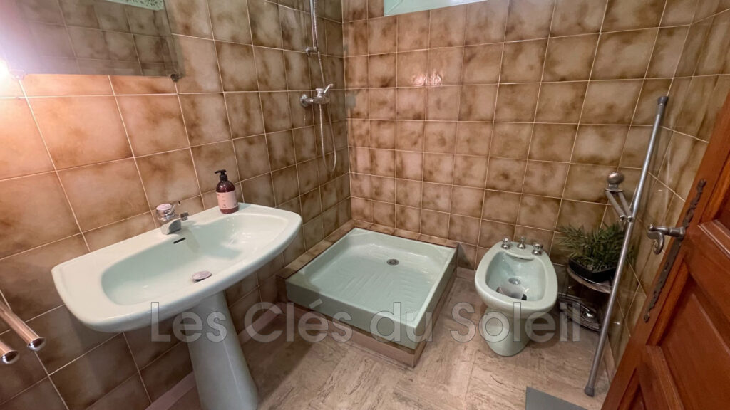 Brignoles, Maison de village de type 5 avec garage  Maison de  – 5 pièces – 3 chambres – 107.00 m²