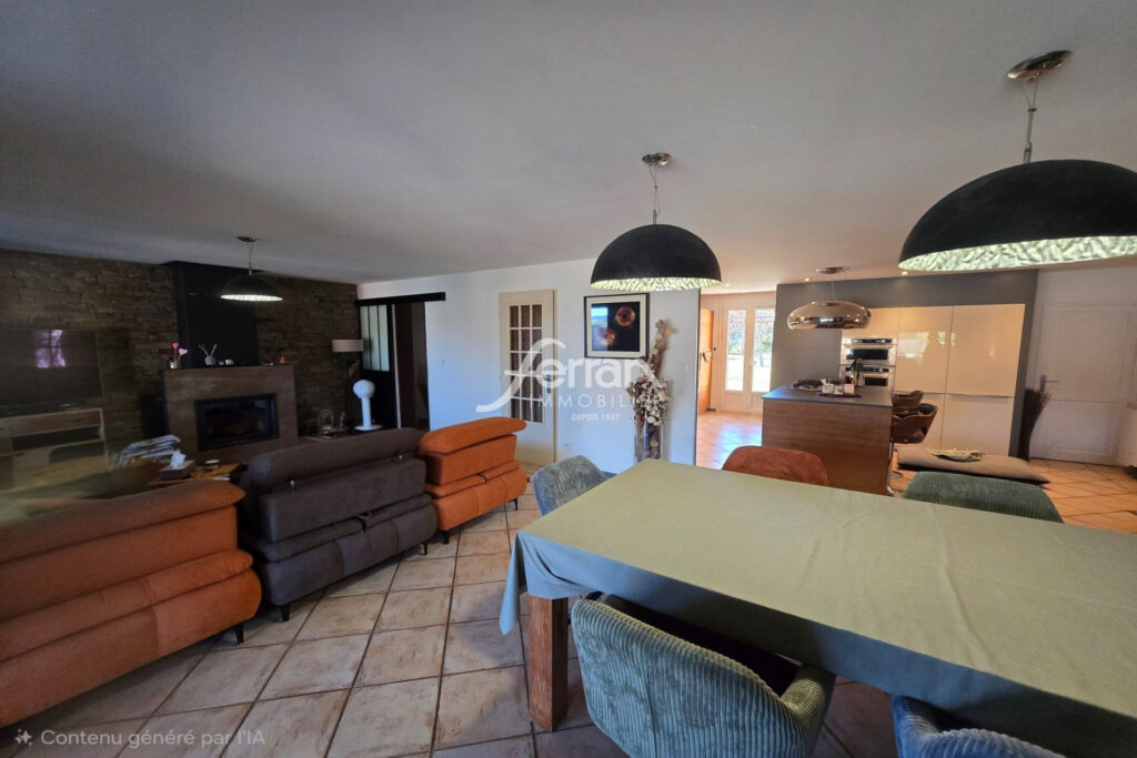 À vendre à Salernes villa 4 chambres sur un terrain de 4000m²  – 5 pièces – 4 chambres – 170.00 m²