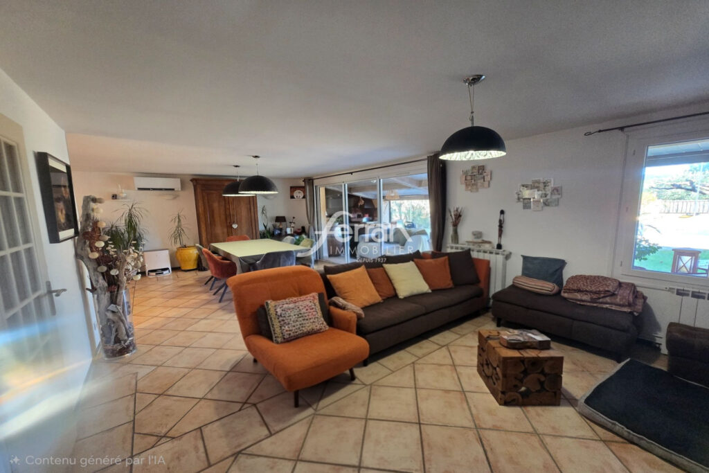 À vendre à Salernes villa 4 chambres sur un terrain de 4000m²  – 5 pièces – 4 chambres – 170.00 m²