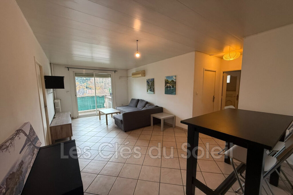 Appartement T3 MEUBLE avec cave et balcon à TOULON – 3 pièces – 2 chambres – 57.73 m²