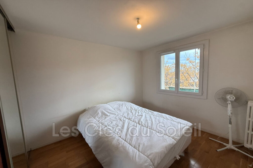 Appartement T3 MEUBLE avec cave et balcon à TOULON – 3 pièces – 2 chambres – 57.73 m²