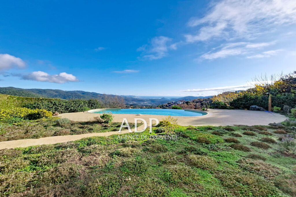 vente maison 5 Pièce(s) – 5 pièces – 3 chambres – 211.57 m²