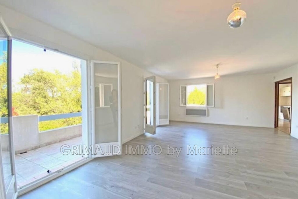 belle maison dans domaine avec 5 chambres, piscinable – 6 pièces – 5 chambres – 199.40 m²