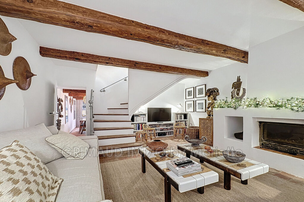 superbe maison de village avec terrasse et garage, unique – 4 pièces – 2 chambres – 125.00 m²