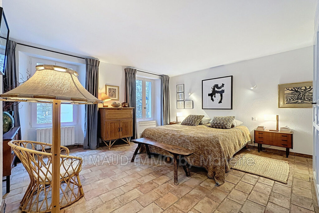 superbe maison de village avec terrasse et garage, unique – 4 pièces – 2 chambres – 125.00 m²