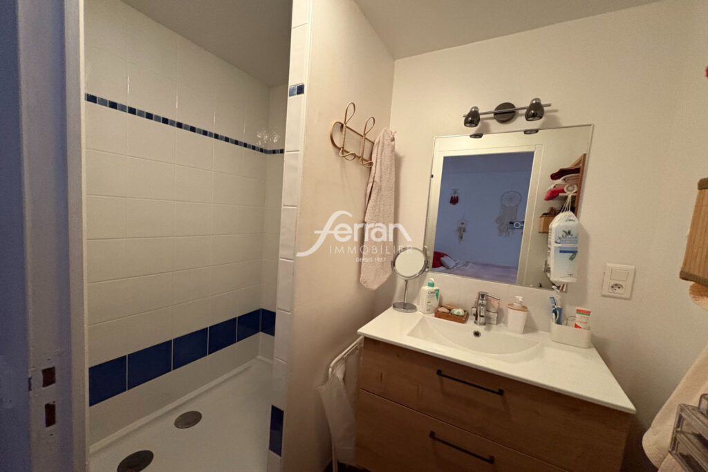 A vendre à Callas Belle maison de village avec grande terrasse – NR pièces – 3 chambres – 100.00 m²