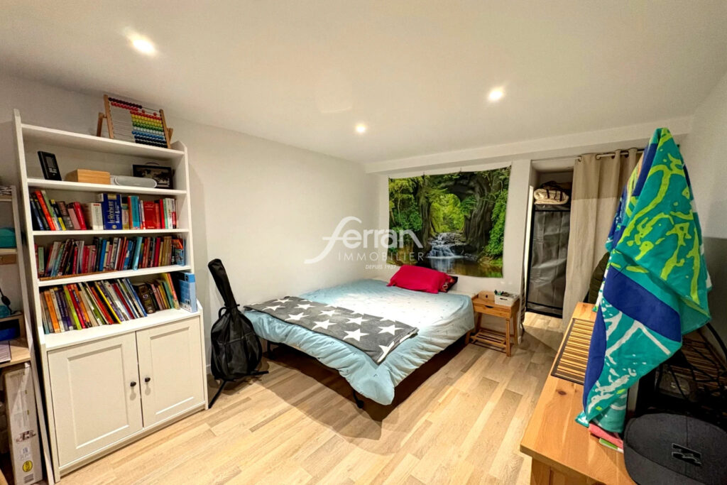 A vendre à Callas Belle maison de village avec grande terrasse – NR pièces – 3 chambres – 100.00 m²