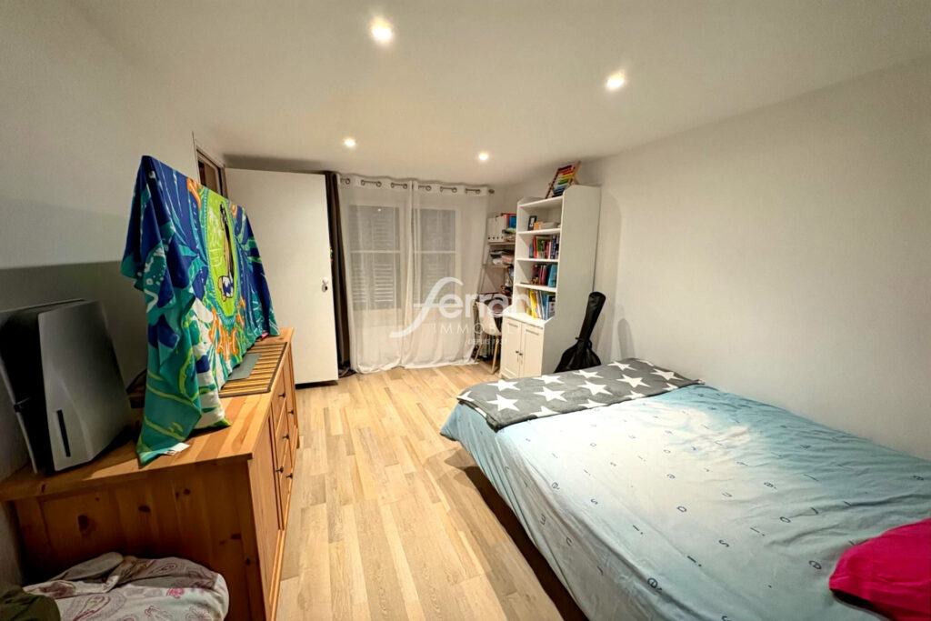 A vendre à Callas Belle maison de village avec grande terrasse – NR pièces – 3 chambres – 100.00 m²