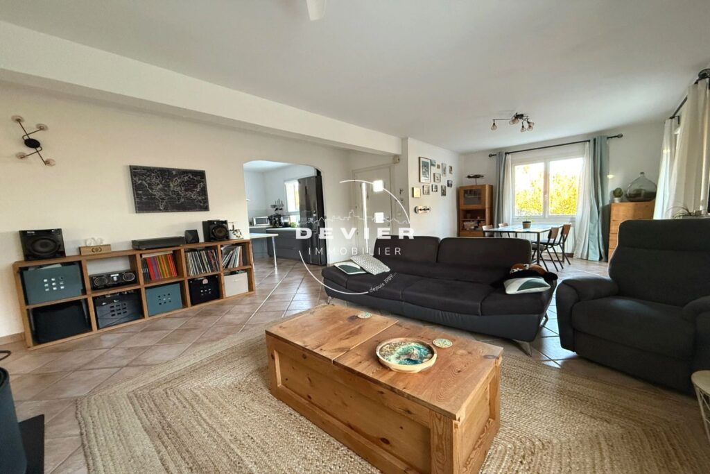 vente maison 6 Pièce(s) – 6 pièces – 5 chambres – 156.00 m²