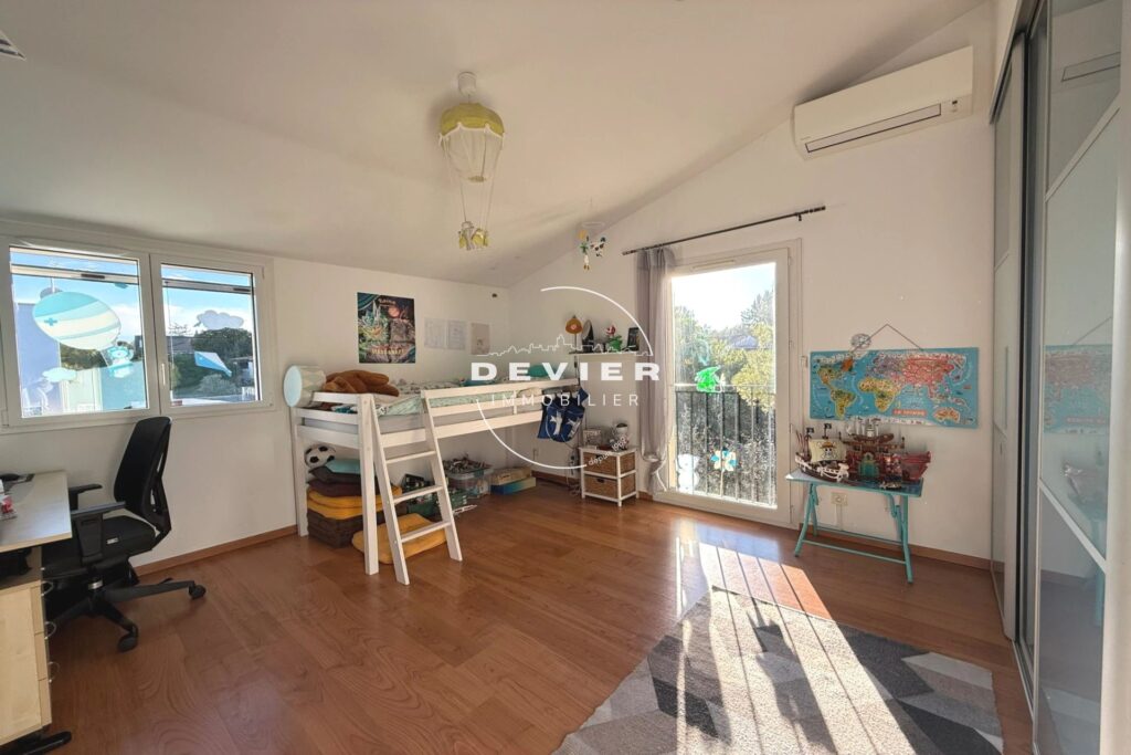 vente maison 6 Pièce(s) – 6 pièces – 5 chambres – 156.00 m²