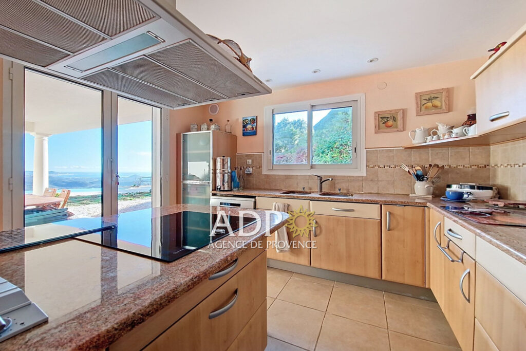 vente maison 5 Pièce(s) – 5 pièces – 3 chambres – 211.57 m²