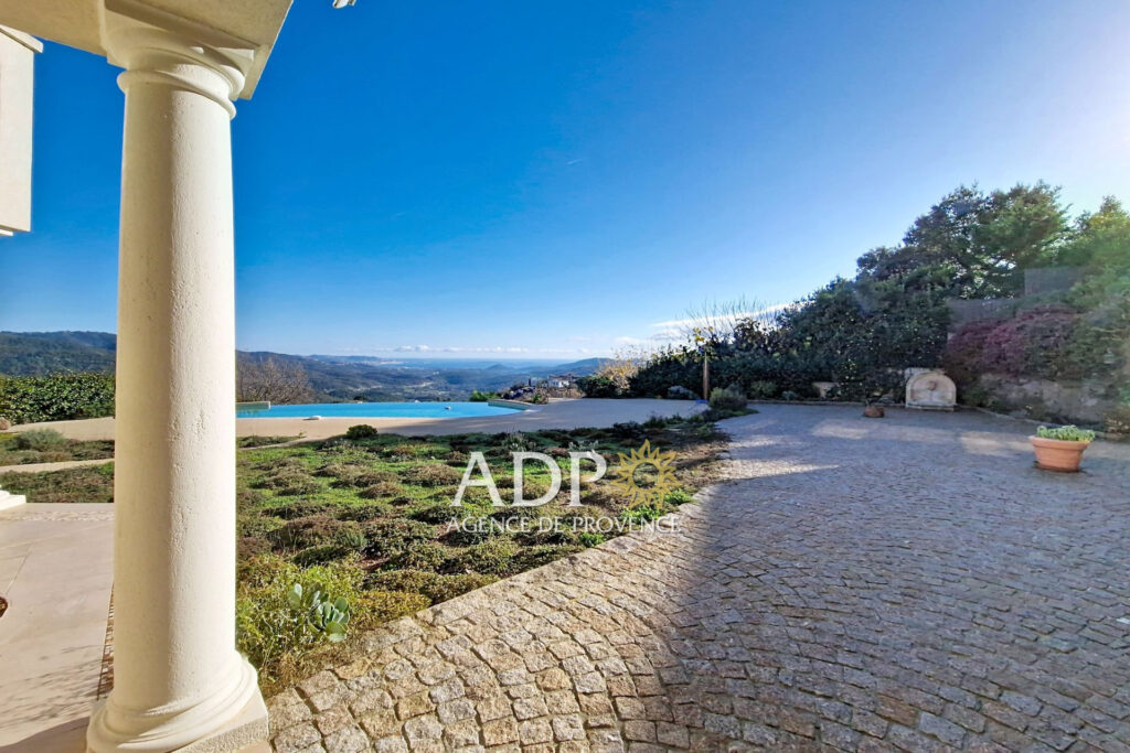 vente maison 5 Pièce(s) – 5 pièces – 3 chambres – 211.57 m²