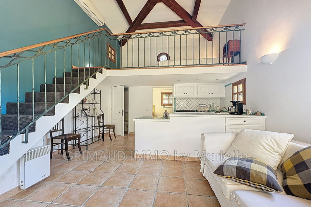 vente maison 8 Pièce(s) – 8 pièces – 5 chambres – 250.00 m²