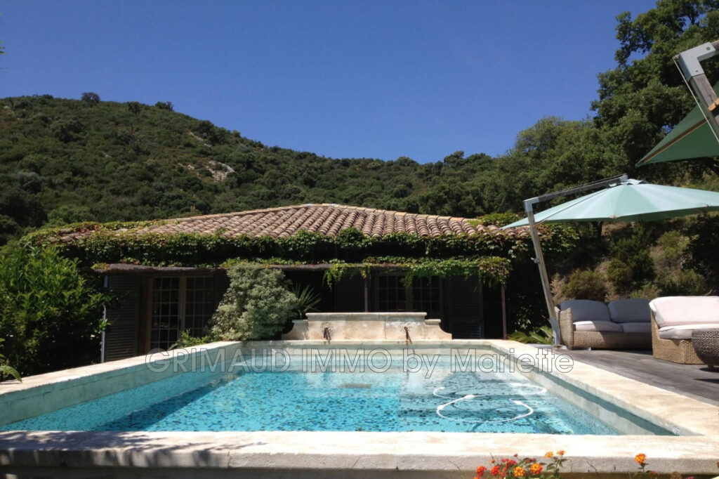 vente maison 8 Pièce(s) – 8 pièces – 5 chambres – 250.00 m²