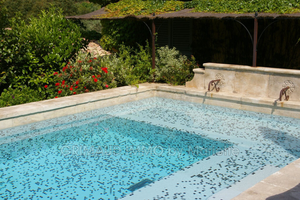 vente maison 8 Pièce(s) – 8 pièces – 5 chambres – 250.00 m²