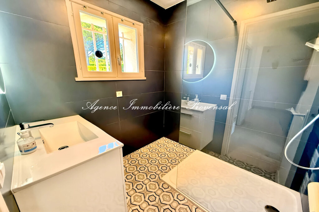 vente villa 5 Pièce(s) – 5 pièces – 4 chambres – 200.00 m²