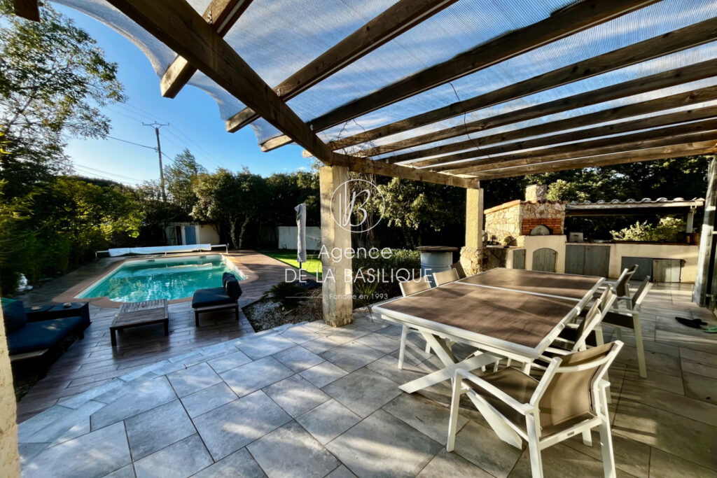 vente maison 5 Pièce(s) – 5 pièces – 4 chambres – 128.00 m²