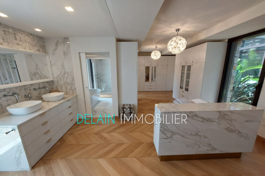 vente maison 5 Pièce(s) – 5 pièces – 4 chambres – 257.00 m²