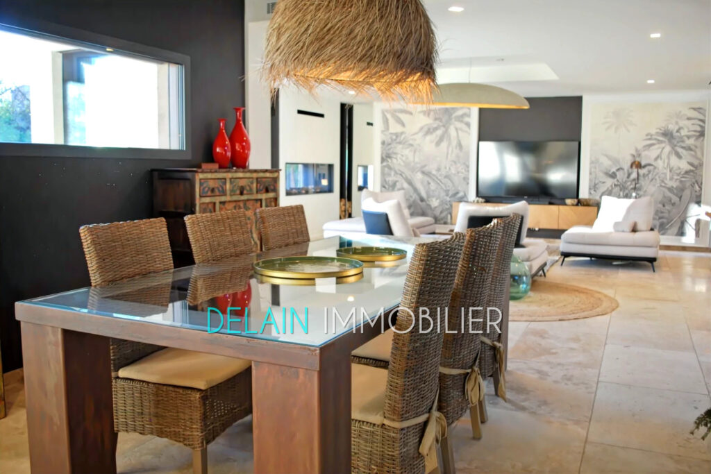 vente maison 5 Pièce(s) – 5 pièces – 4 chambres – 257.00 m²