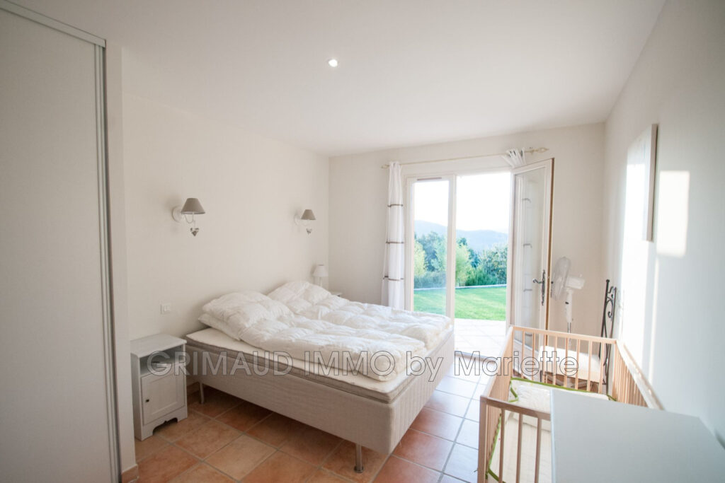 Propriété de charme avec vue panoramique ? 2,1 hectares ? Pisc – 6 pièces – 4 chambres – 210.00 m²