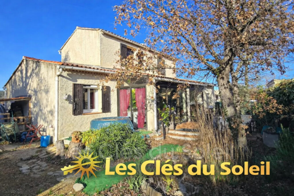 FORCALQUEIRET- Villa familiale avec logement indépendant, un  – 6 pièces – 3 chambres – 116.00 m²