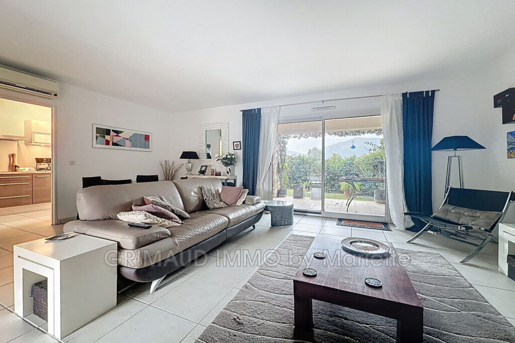 belle maison avec garage, 2 chambres dans domaine avec piscine – 3 pièces – 2 chambres – 86.15 m²