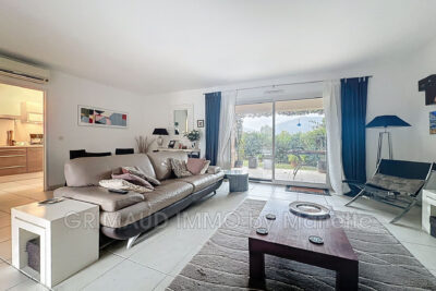 belle maison avec garage, 2 chambres dans domaine avec piscine – 3 pièces – 2 chambres – 86.15 m²