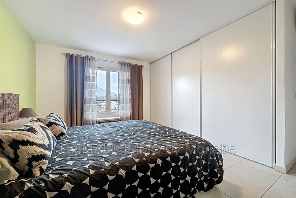 belle maison avec garage, 2 chambres dans domaine avec piscine – 3 pièces – 2 chambres – 86.15 m²