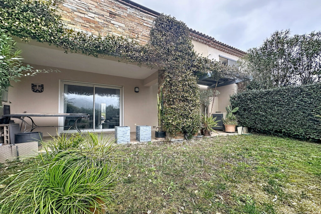 belle maison avec garage, 2 chambres dans domaine avec piscine – 3 pièces – 2 chambres – 86.15 m²