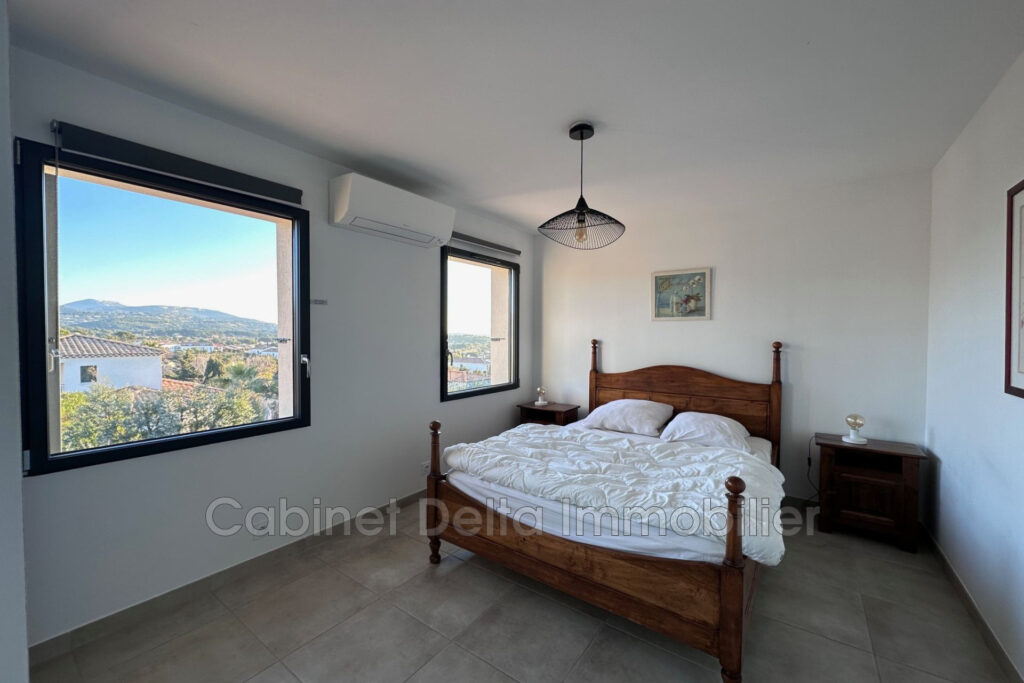 Superbe T2 meublé à SANARY/MER – 2 pièces – 1 chambre – 45.00 m²