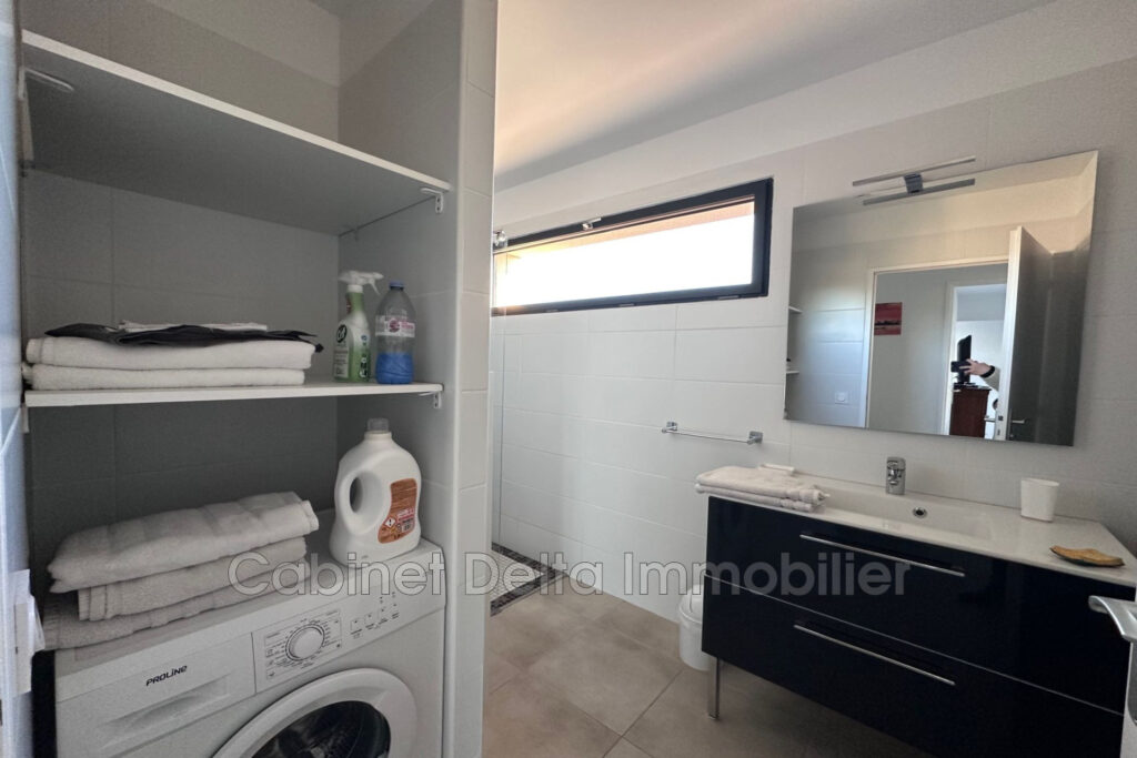 Superbe T2 meublé à SANARY/MER – 2 pièces – 1 chambre – 45.00 m²