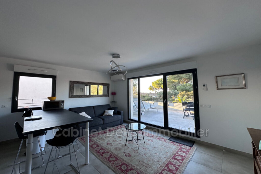 Superbe T2 meublé à SANARY/MER – 2 pièces – 1 chambre – 45.00 m²