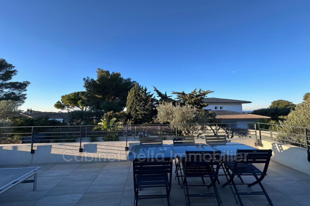 Superbe T2 meublé à SANARY/MER – 2 pièces – 1 chambre – 45.00 m²