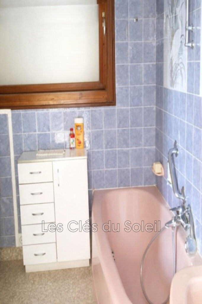 BRIGNOLES  Villa de plain-pied avec jardin, Idéale habitation – 4 pièces – 3 chambres – 98.00 m²