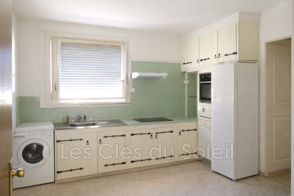 BRIGNOLES  Villa de plain-pied avec jardin, Idéale habitation – 4 pièces – 3 chambres – 98.00 m²