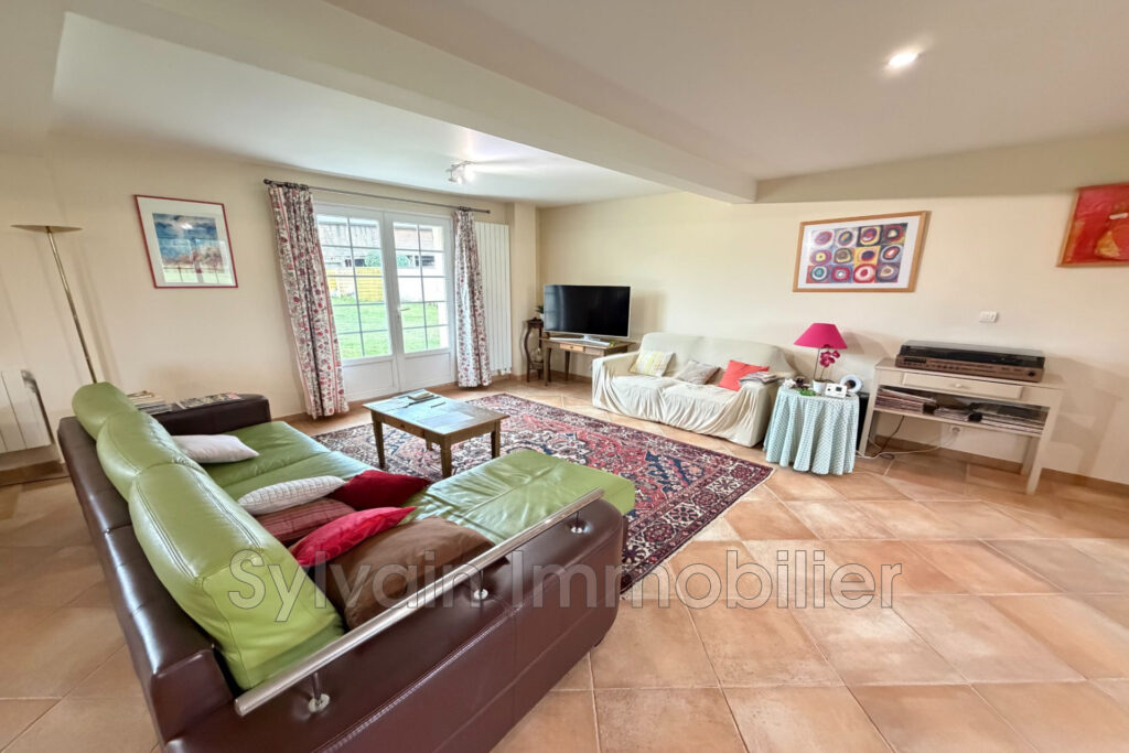 vente maison 6 Pièce(s) – 6 pièces – 4 chambres – 231.00 m²