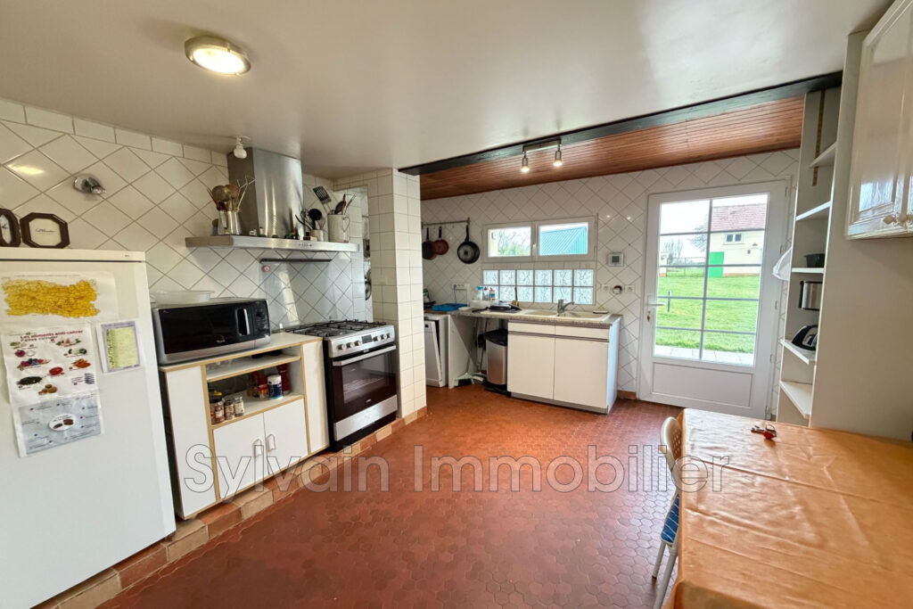 vente maison 6 Pièce(s) – 6 pièces – 4 chambres – 231.00 m²