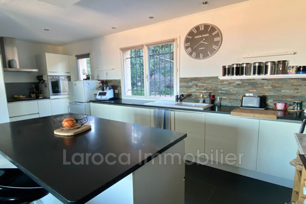 vente villa 5 Pièce(s) – 5 pièces – 4 chambres – 100.00 m²