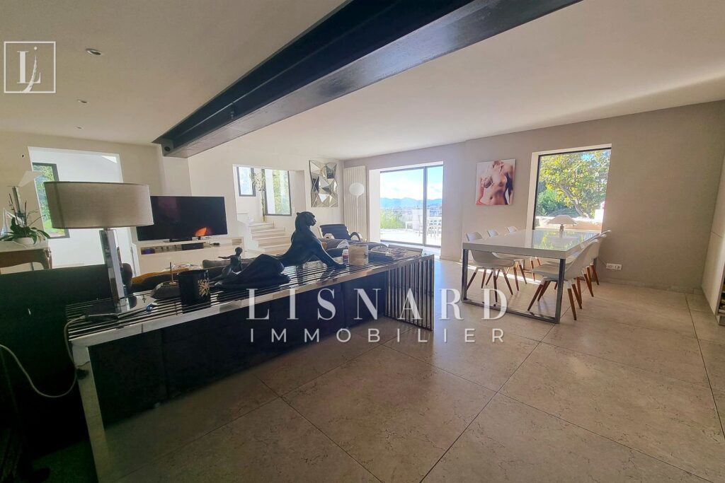 vente maison 6 Pièce(s) – 6 pièces – 4 chambres – 200.00 m²