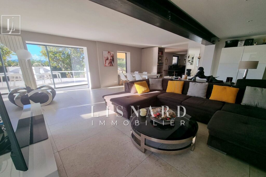 vente maison 6 Pièce(s) – 6 pièces – 4 chambres – 200.00 m²