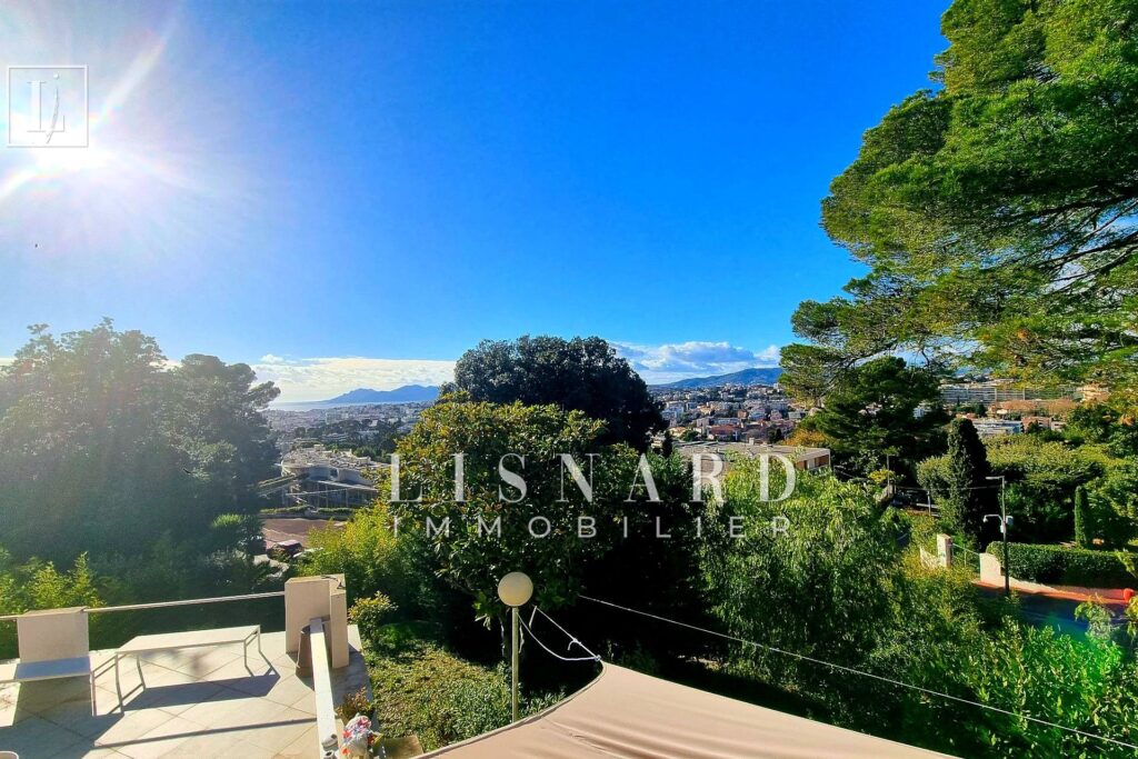 vente maison 6 Pièce(s) – 6 pièces – 4 chambres – 200.00 m²