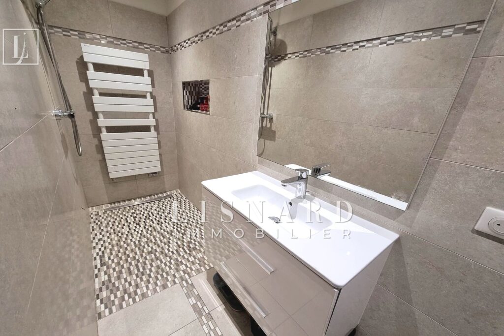 vente maison 6 Pièce(s) – 6 pièces – 4 chambres – 200.00 m²