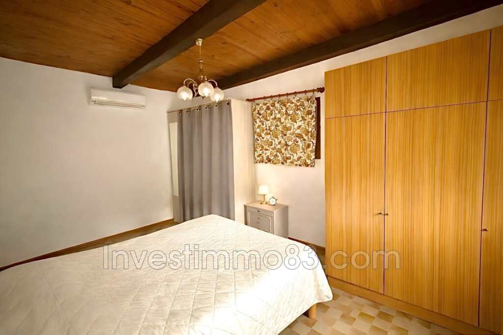 En pleine campagne de COTIGNAC, dans un environnement calme et – 3 pièces – 2 chambres – 75.00 m²