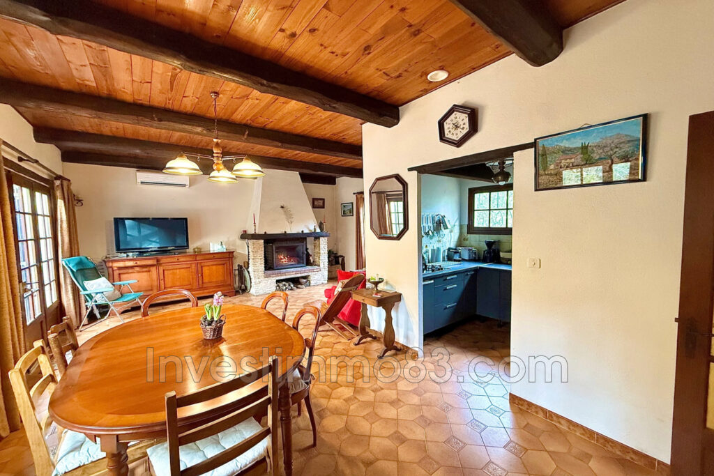 En pleine campagne de COTIGNAC, dans un environnement calme et – 3 pièces – 2 chambres – 75.00 m²