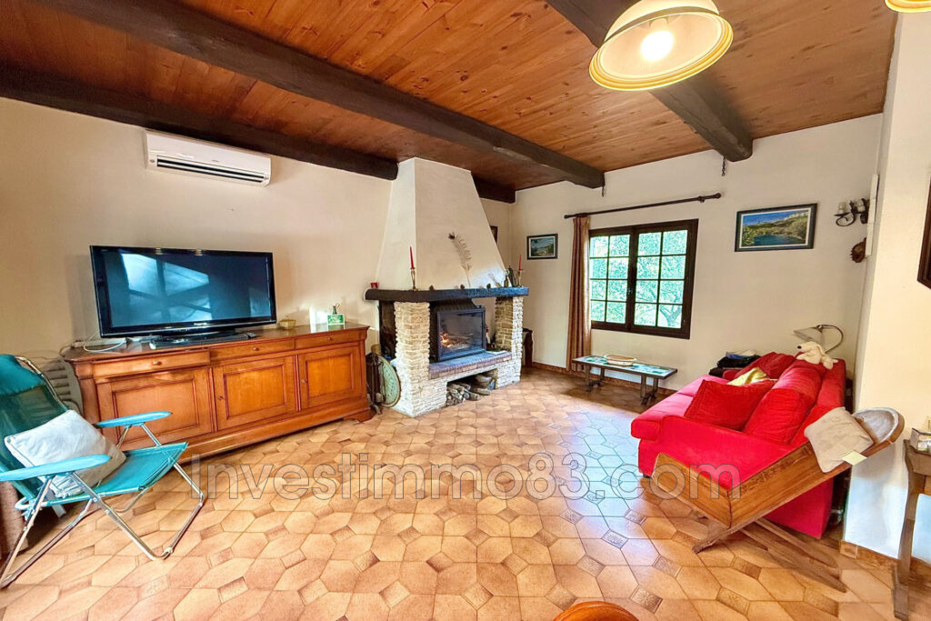 En pleine campagne de COTIGNAC, dans un environnement calme et – 3 pièces – 2 chambres – 75.00 m²