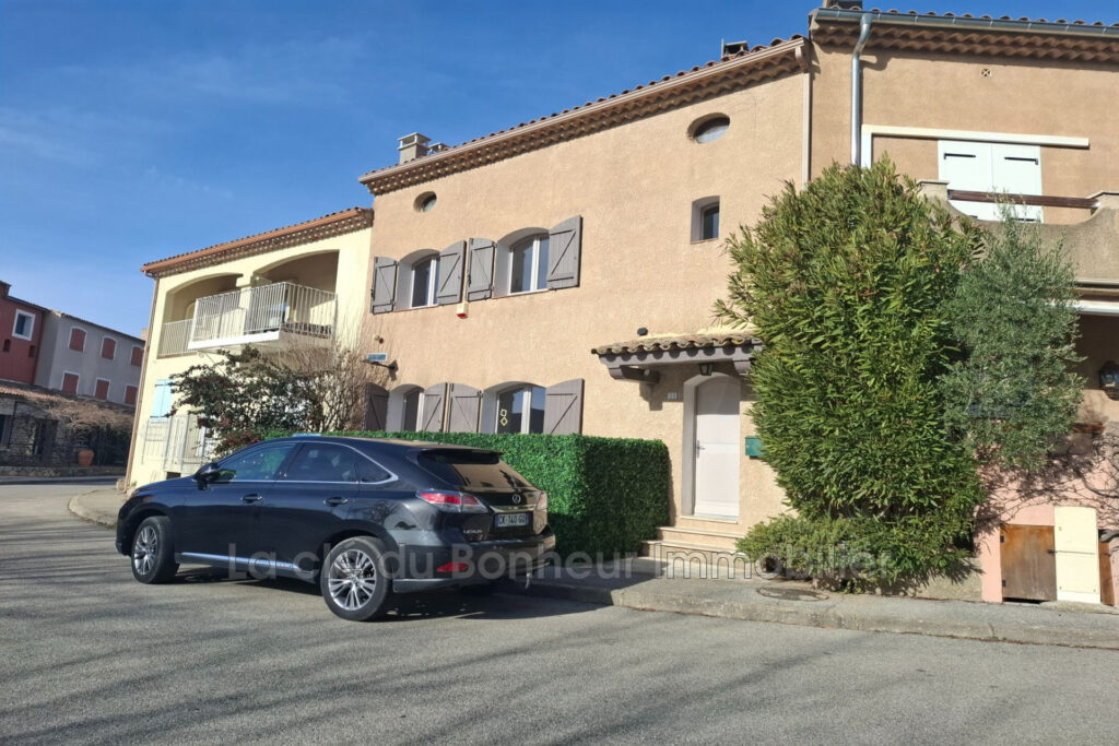 vente maison de village 7 Pièce(s) – 7 pièces – 5 chambres – 158.00 m²