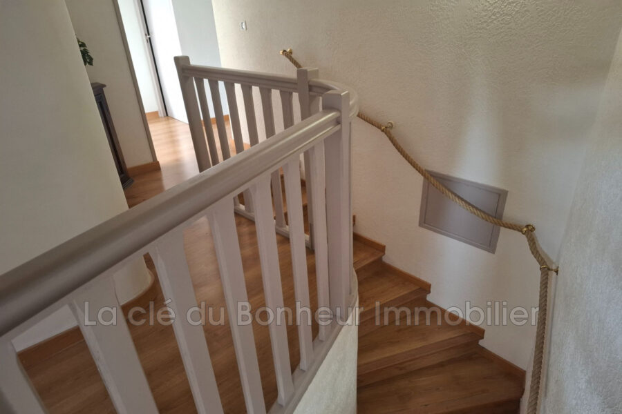 Maison à vendre à Les salles-sur-verdon