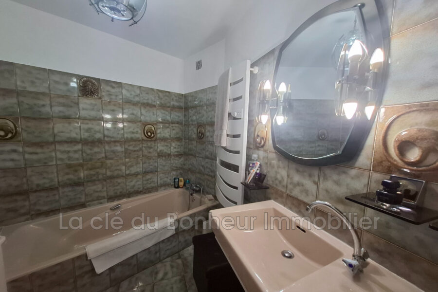 Maison à vendre à Les salles-sur-verdon