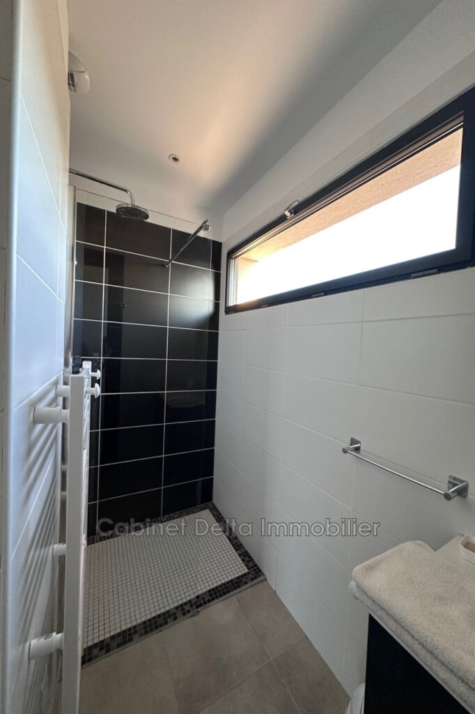 Superbe T2 meublé à SANARY/MER – 2 pièces – 1 chambre – 45.00 m²