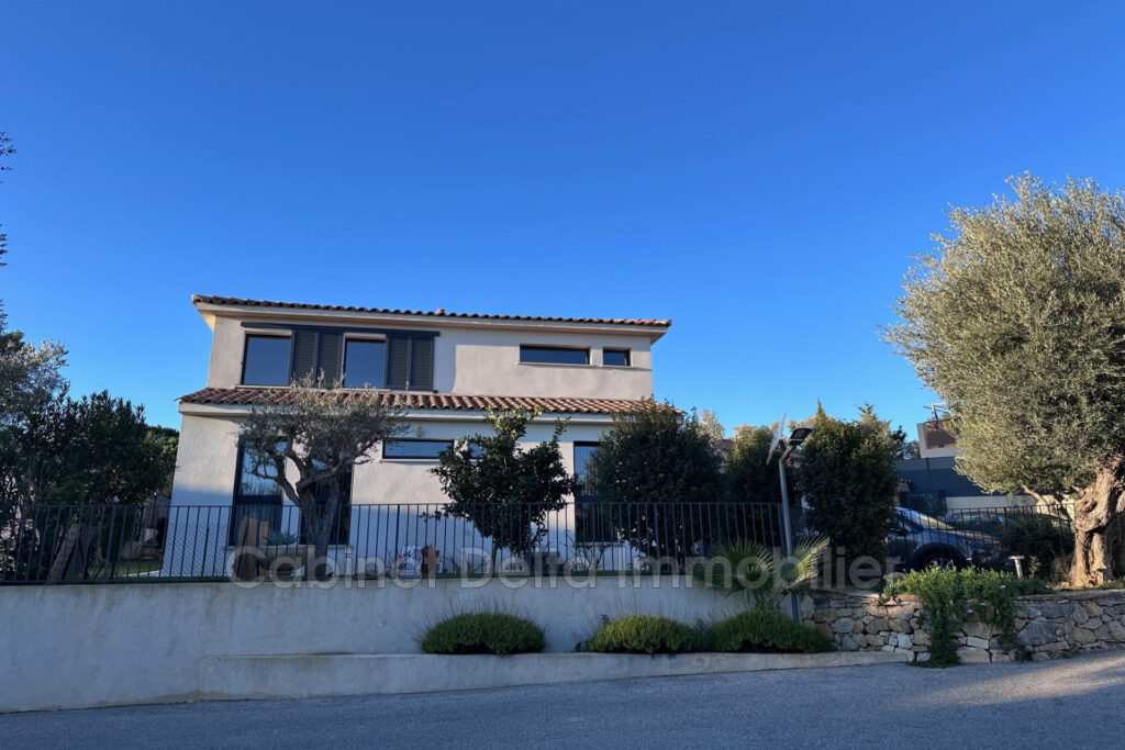 Superbe T2 meublé à SANARY/MER – 2 pièces – 1 chambre – 45.00 m²